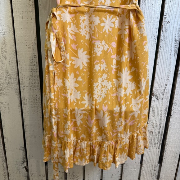 Billabong Floral Print Wrap Dress Yellow Ruffle Womens Medium Fairy Cottage Boho - Picture 9 of 16
